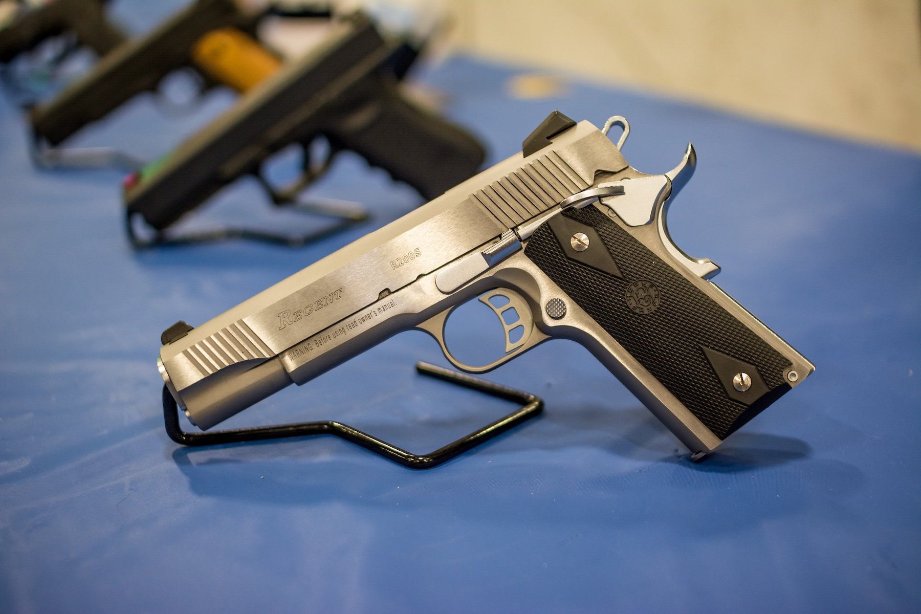 13 Factors to Consider Before Buying a Handgun in Texas 13 Factors to Consider Before Buying a Handgun in Texas